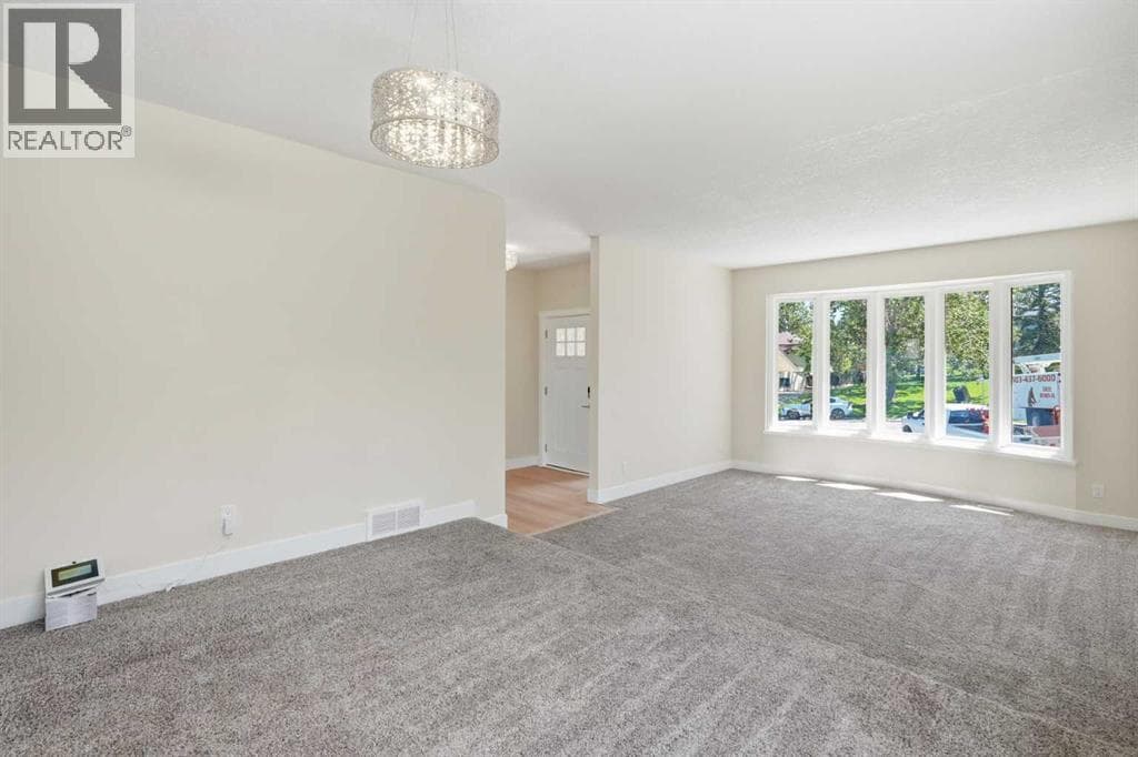 43 Beaconsfield Place NW — photo 4