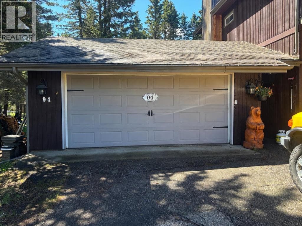 94 Redwood Meadows Drive — photo 3