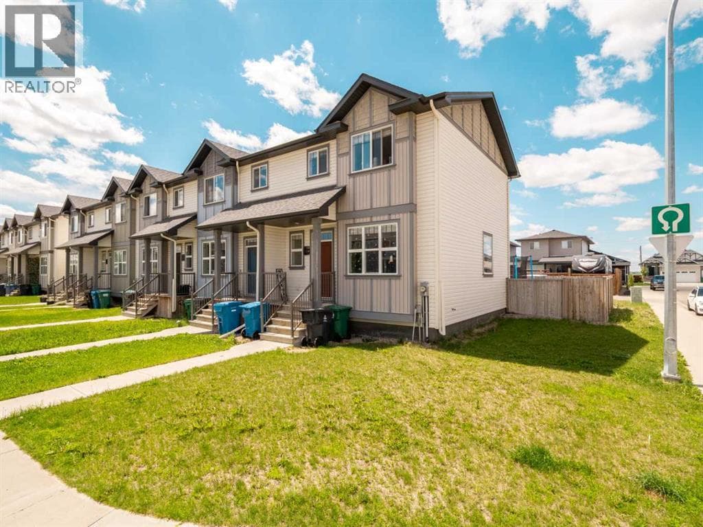354 Mildred Dobbs Boulevard N — photo 3