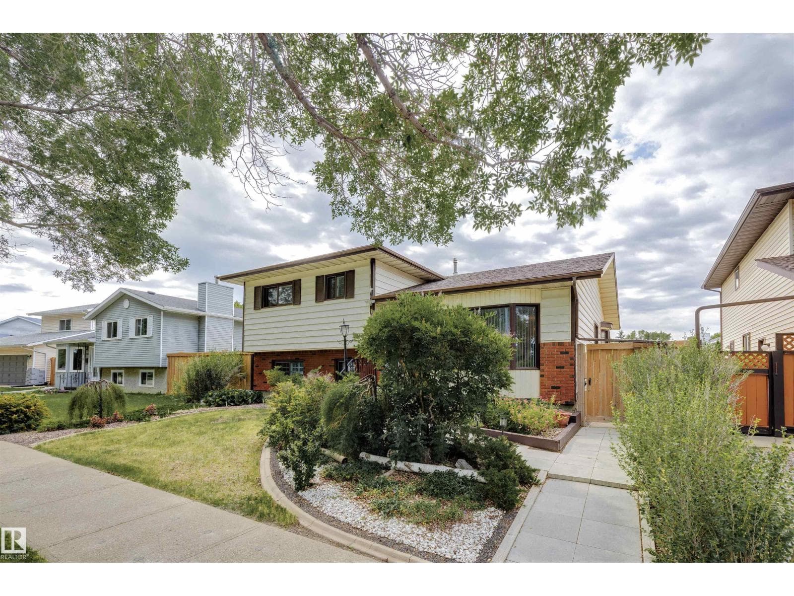 9315 168 AV NW