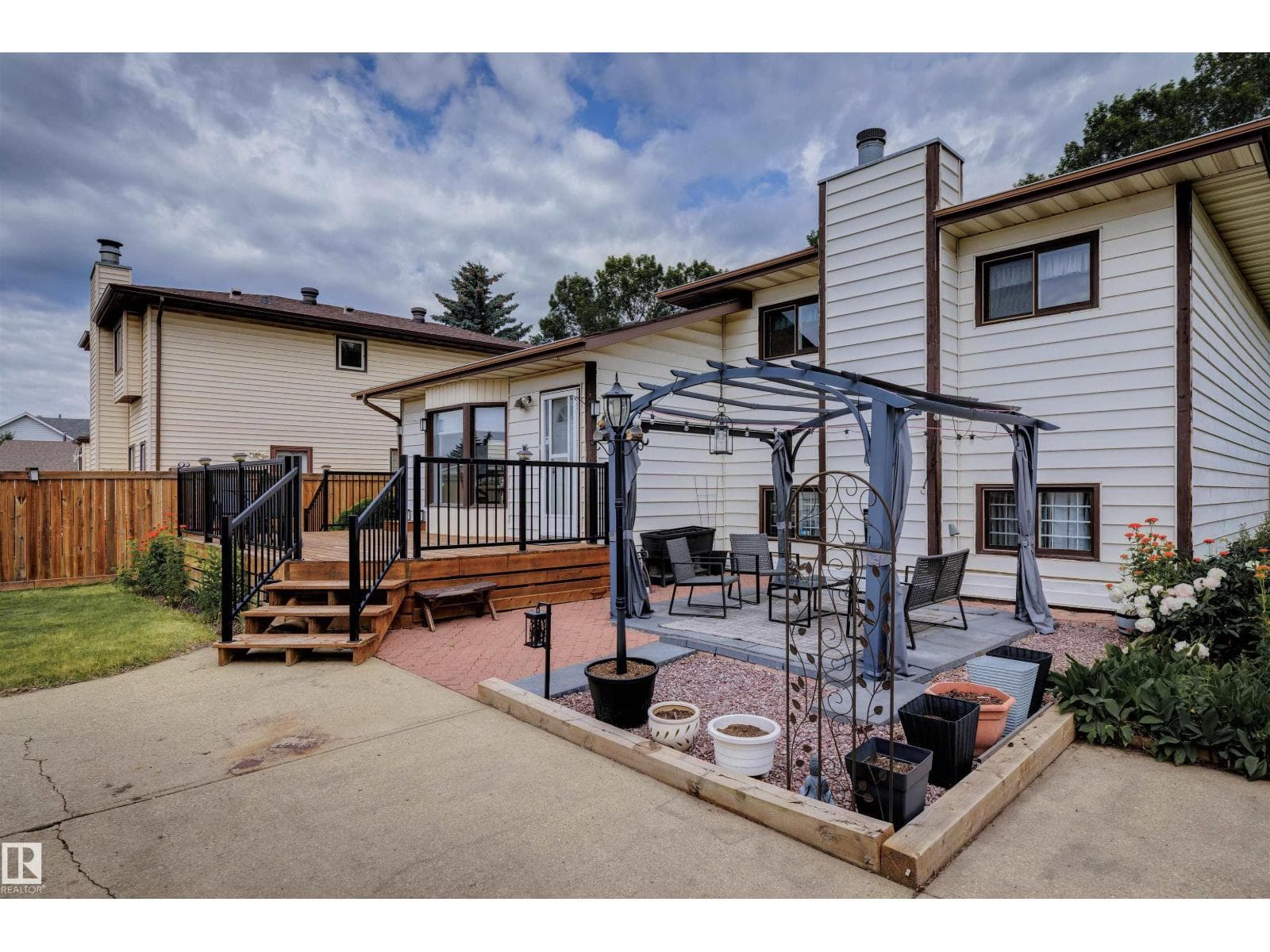 9315 168 AV NW — photo 3