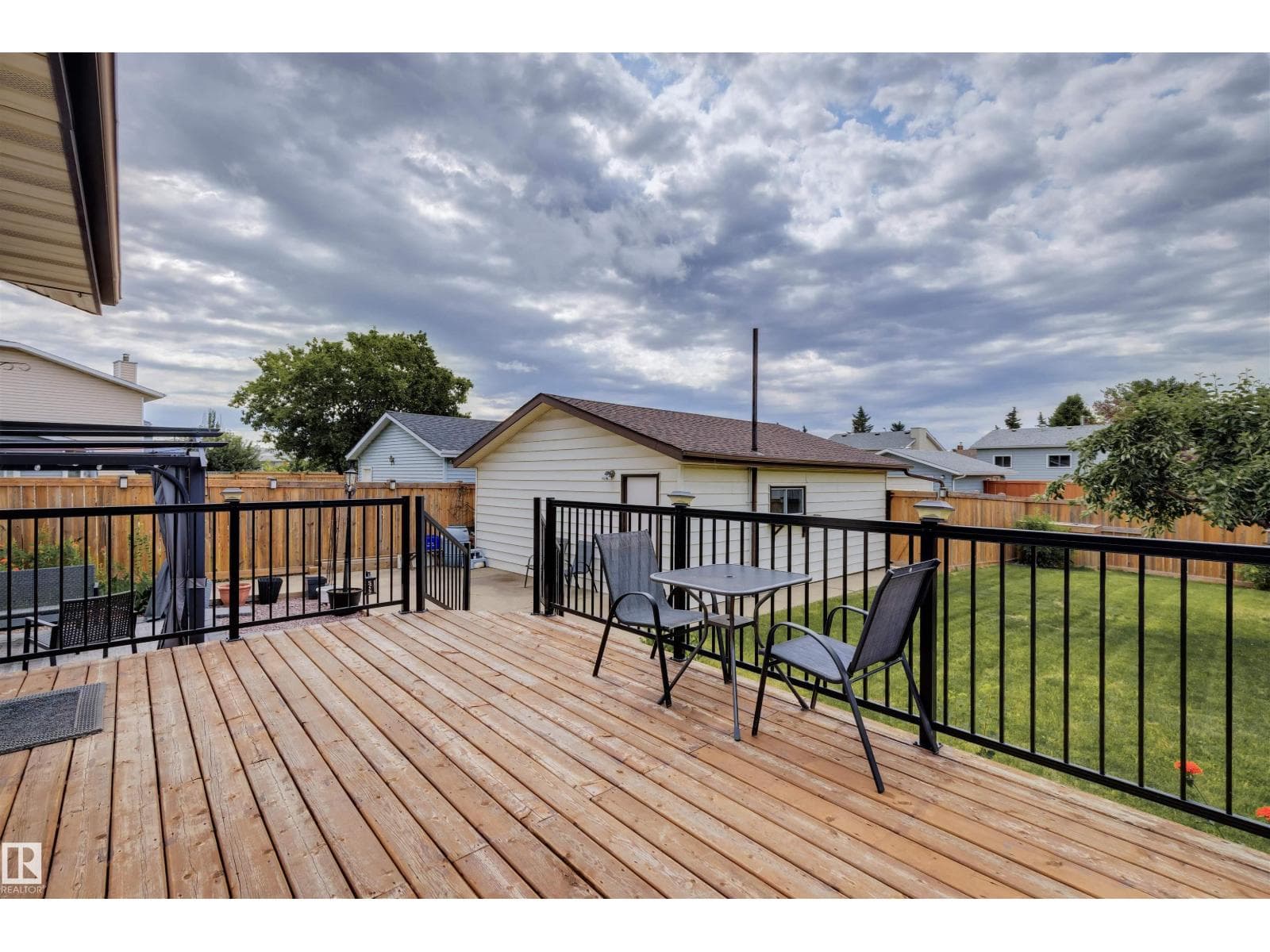 9315 168 AV NW — photo 5