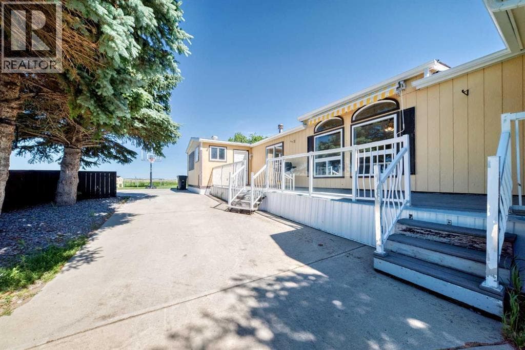 41 Westmount Drive — photo 2