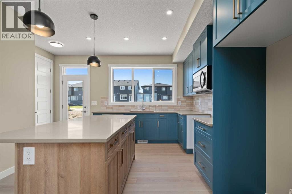 676 Sora Boulevard SE — photo 2