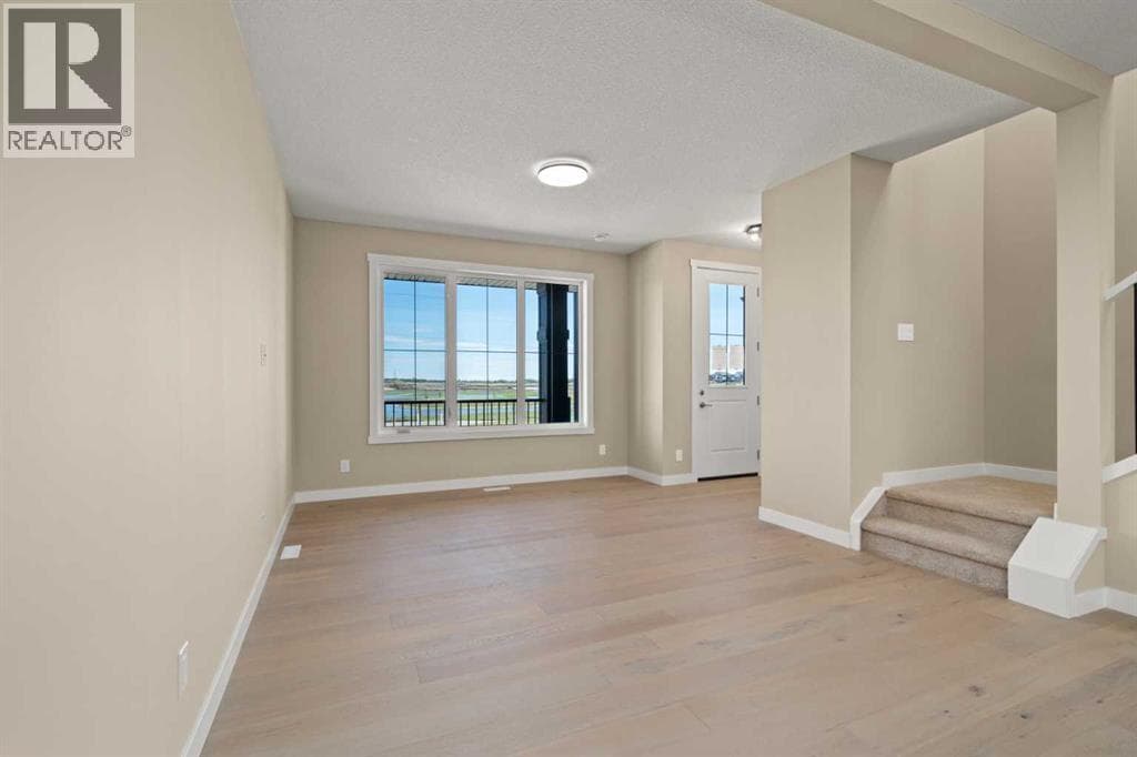 676 Sora Boulevard SE — photo 3