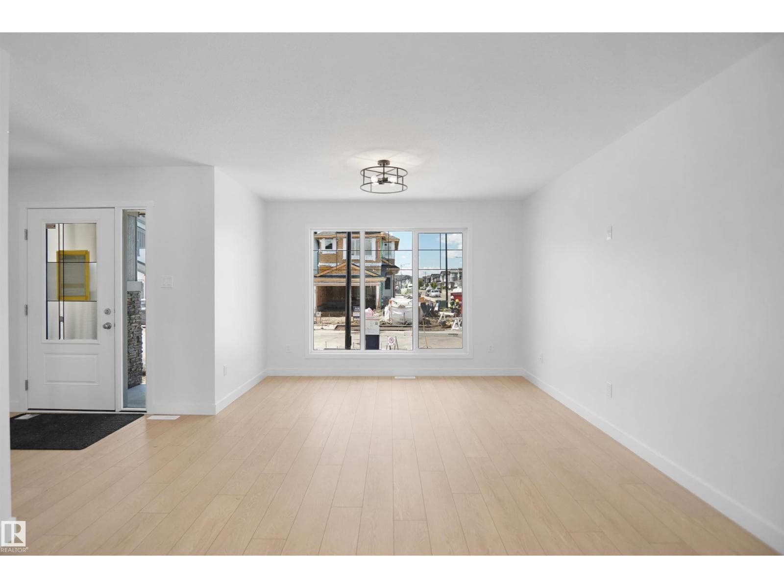 7323 181 AV NW — photo 5