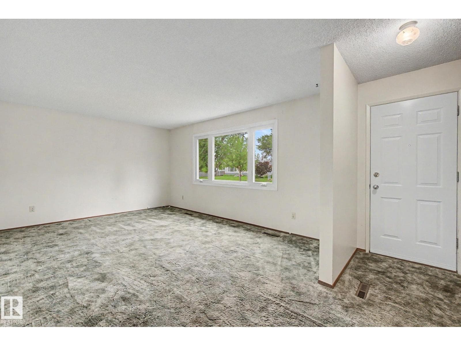 8115 169 ST NW — photo 5