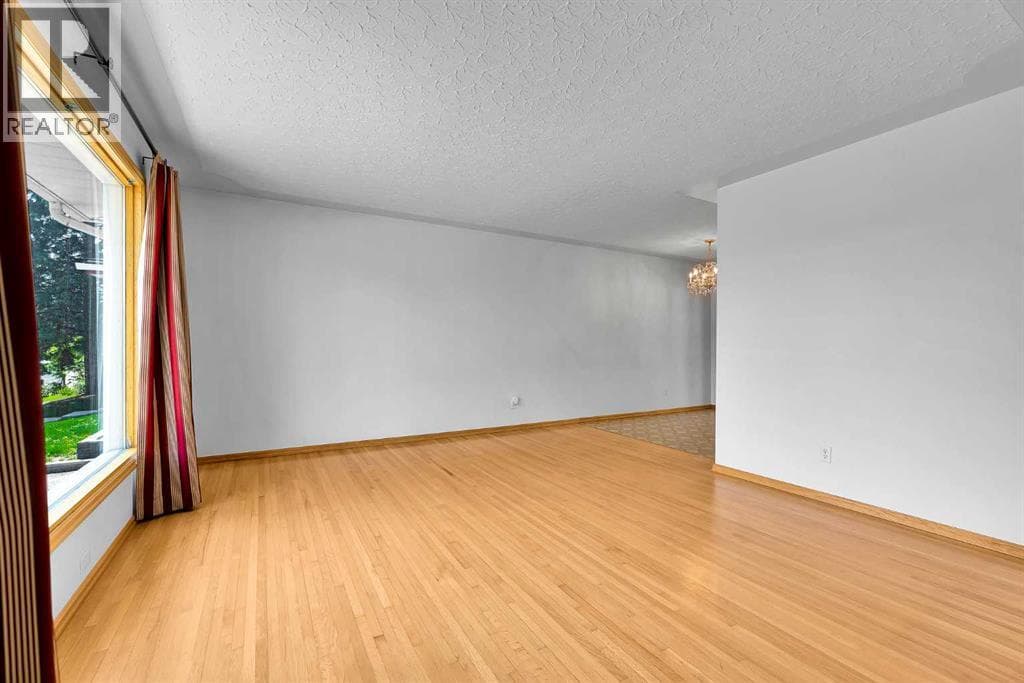 5247 Thomas Street NE — photo 5