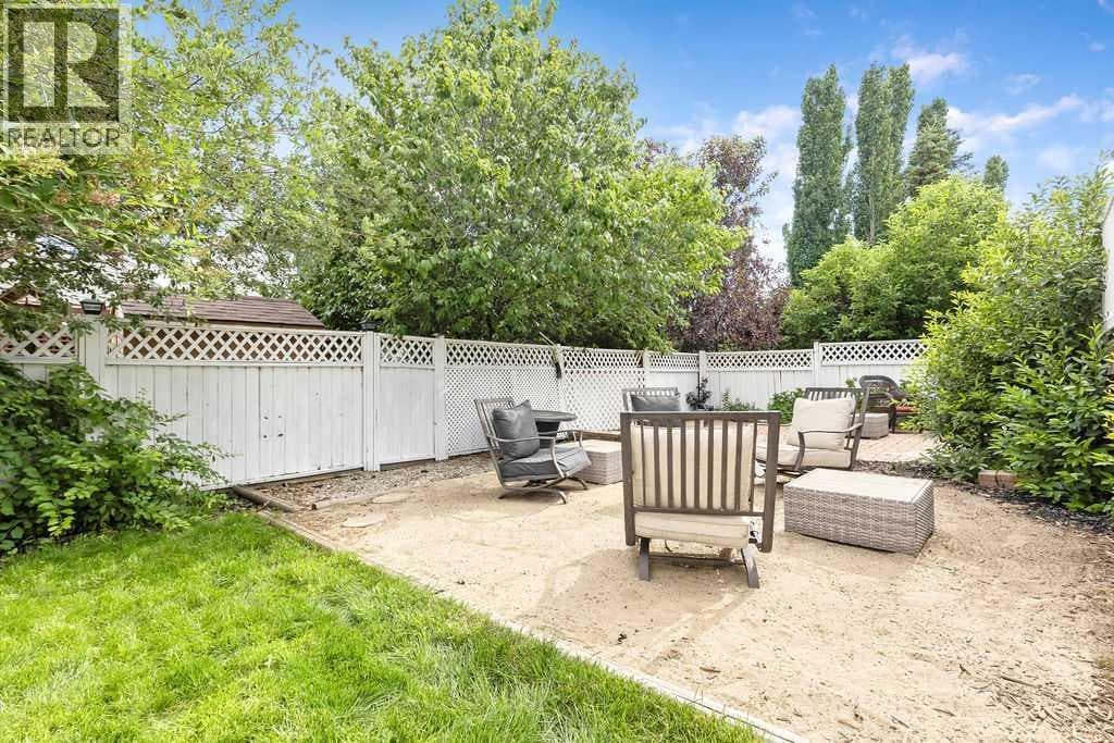209 Coventry Circle NE — photo 2