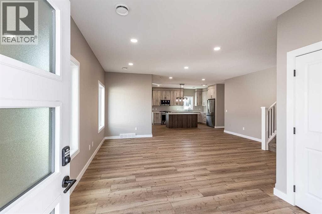 156 Somerset Way SE — photo 4