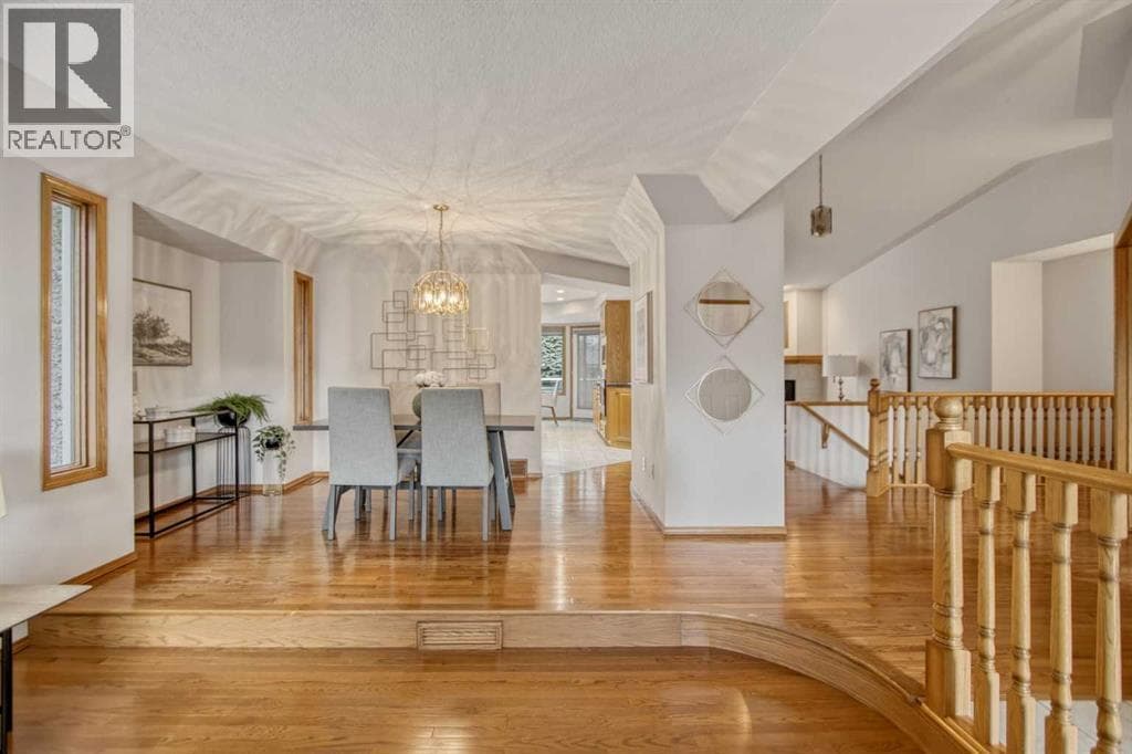 240 Varsity Estates Terrace NW — photo 4