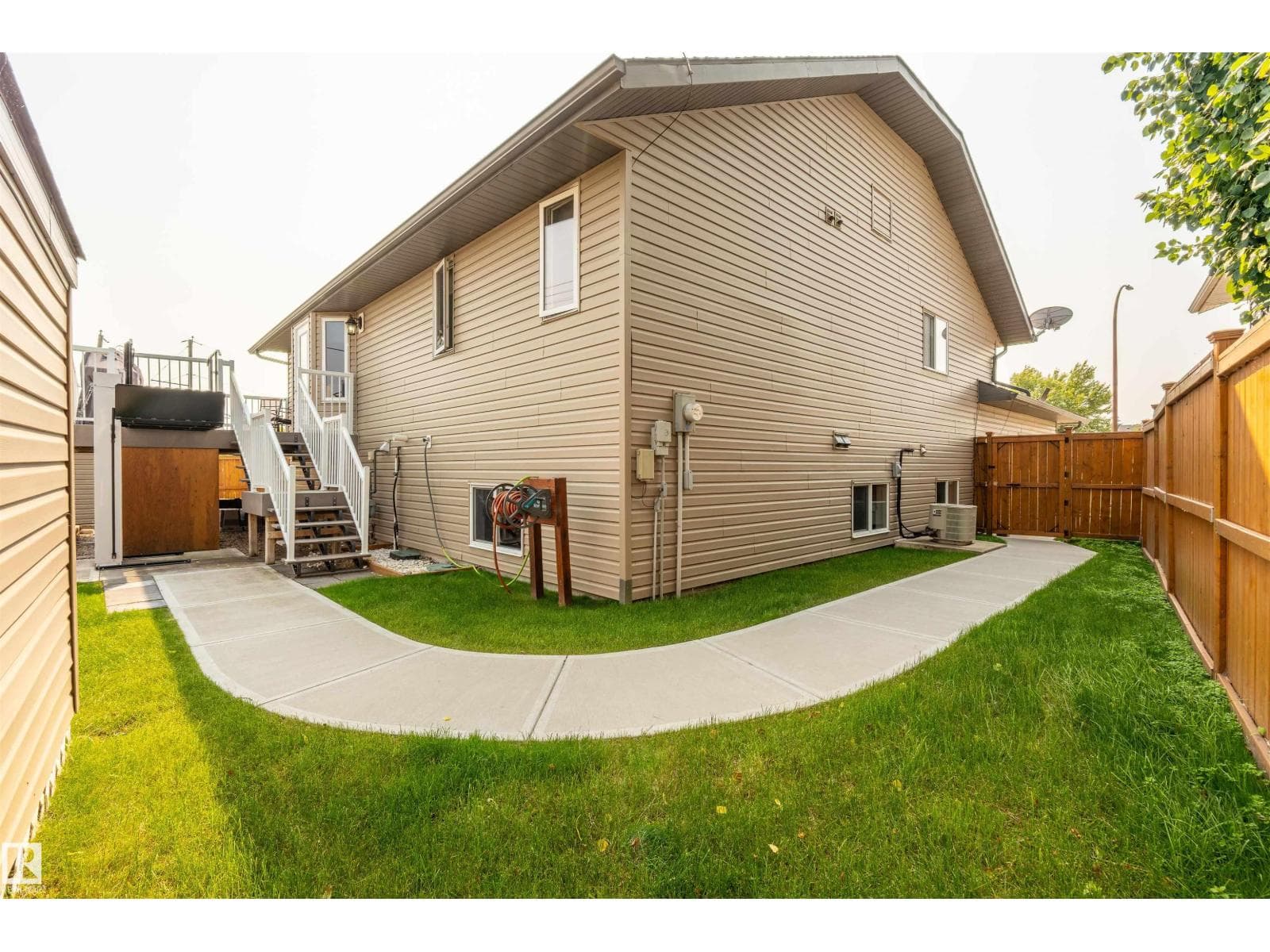 5006 53 AV — photo 4