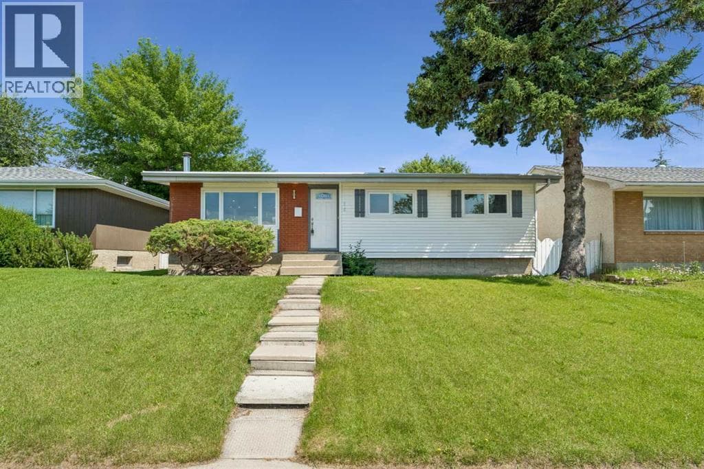 916 Mayland Drive NE — photo 2