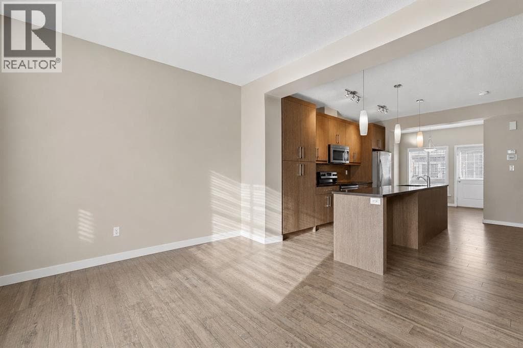 330 Marquis Lane SE — photo 3