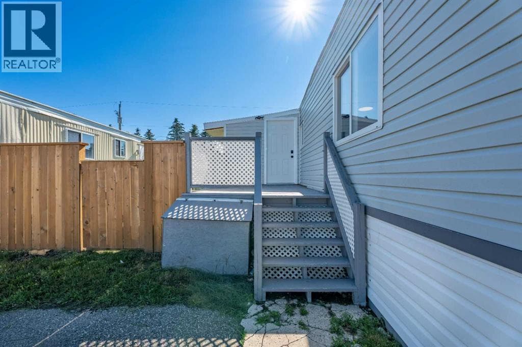 232 Polar Avenue NE — photo 4