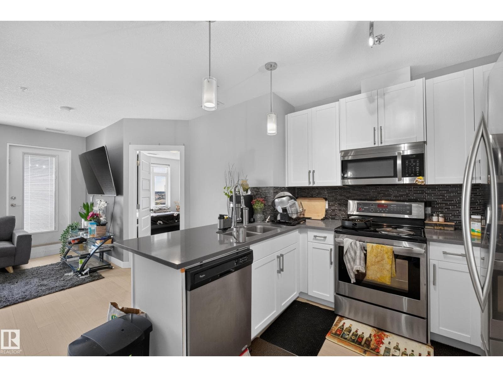 #706 5151 WINDERMERE BV SW — photo 3