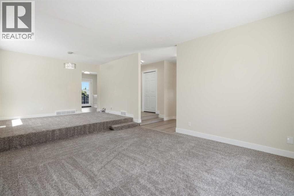 43 Beaconsfield Place NW — photo 3