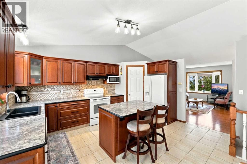 109 Logan Close — photo 4