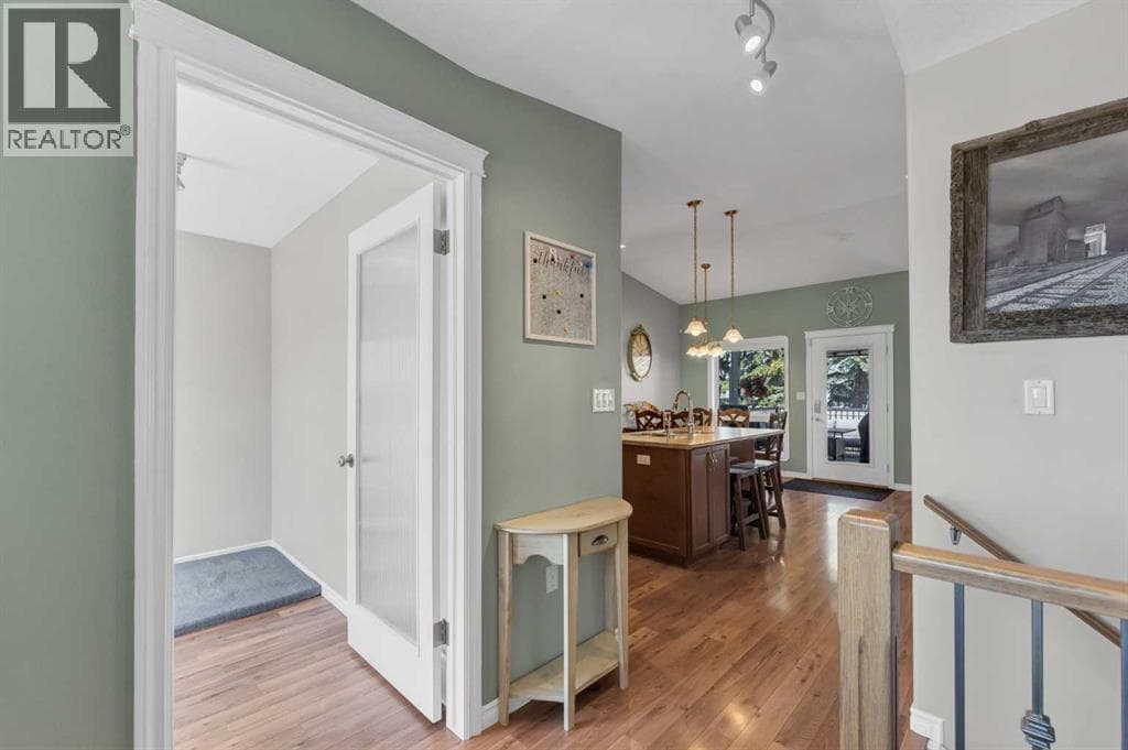 402 Jesmond Place SW — photo 4