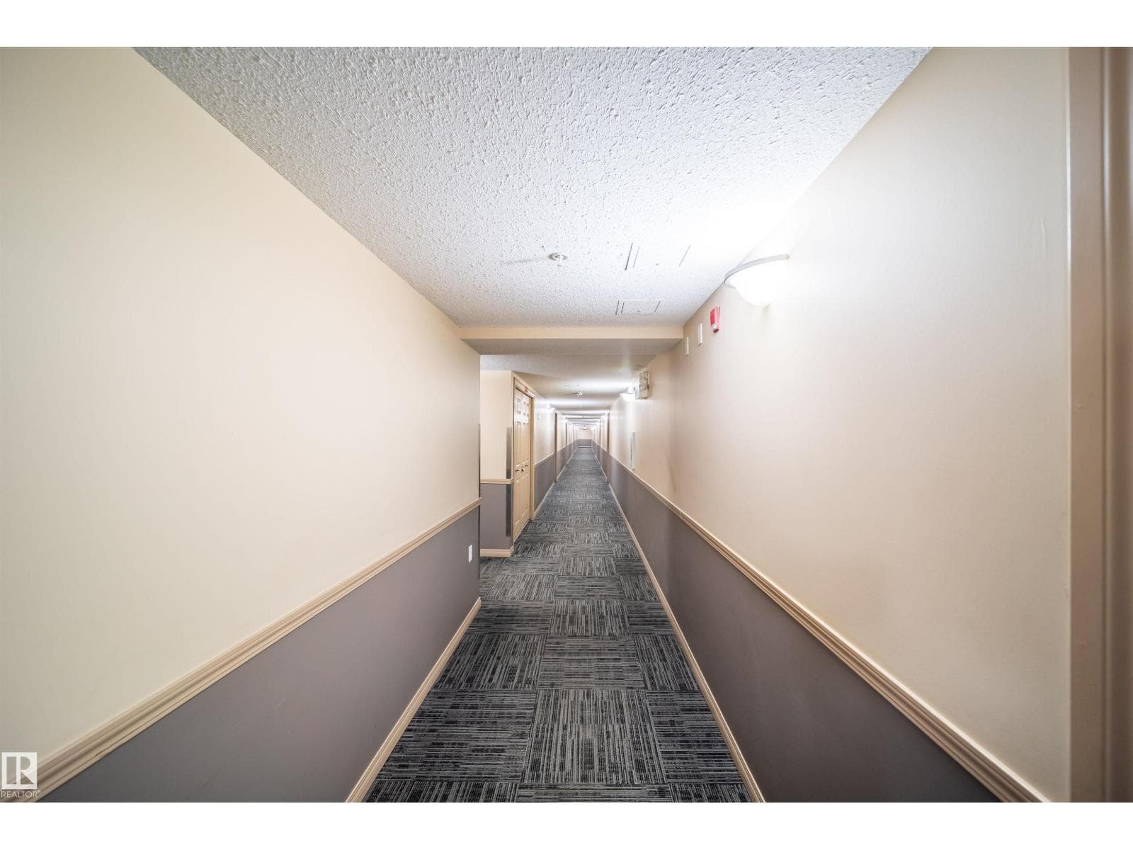 #212 40 SUMMERWOOD BV — photo 3