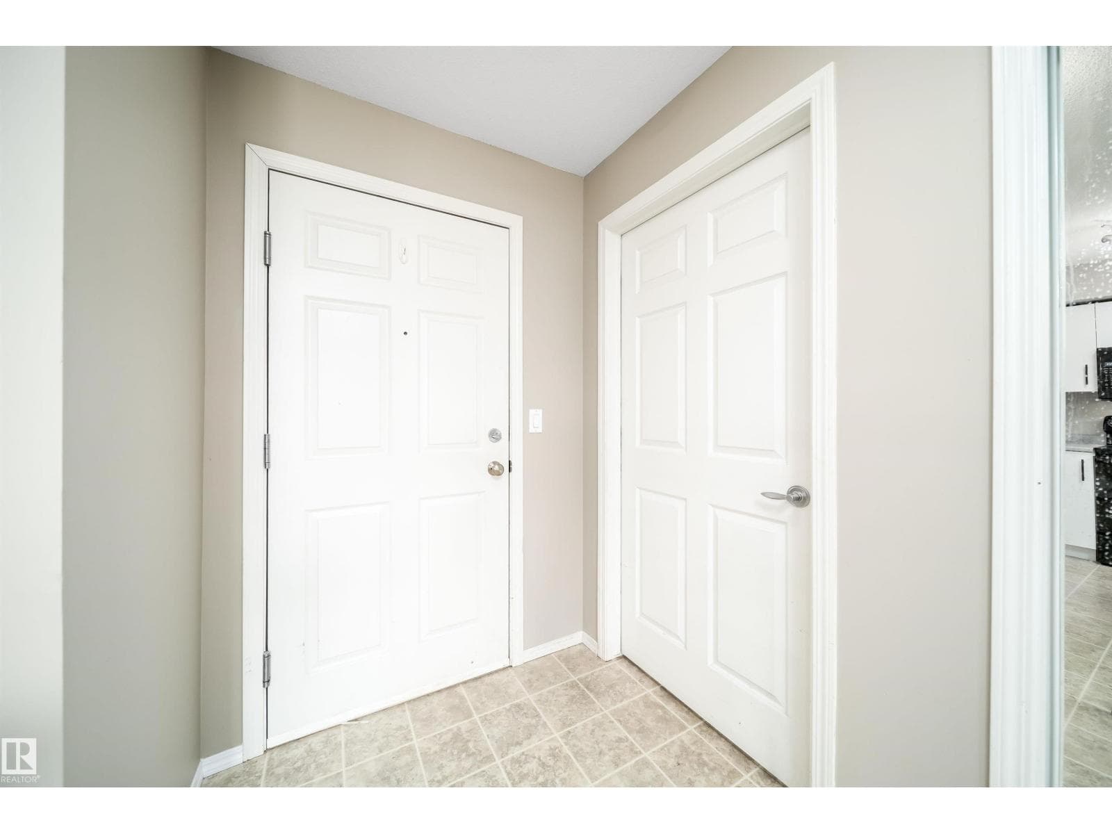 #212 40 SUMMERWOOD BV — photo 5