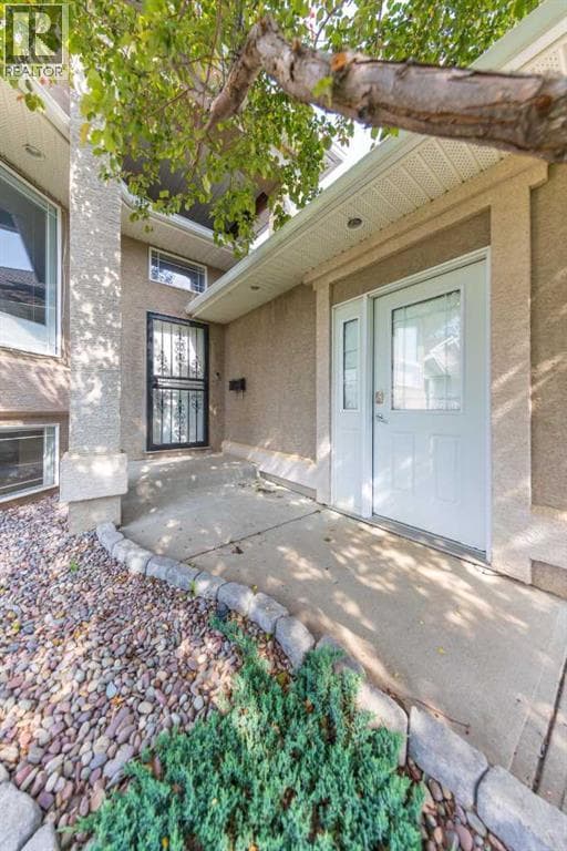 2308 58 Avenue — photo 4