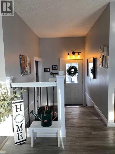 18 Moberly Crescent — photo 4