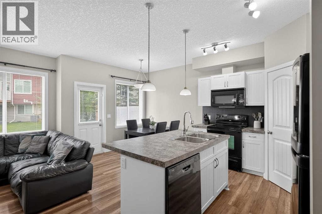 29 Sage Hill Common NW — photo 2