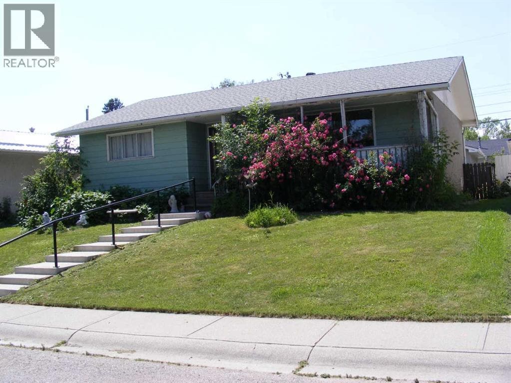 911 Penmeadows Road SE — photo 3