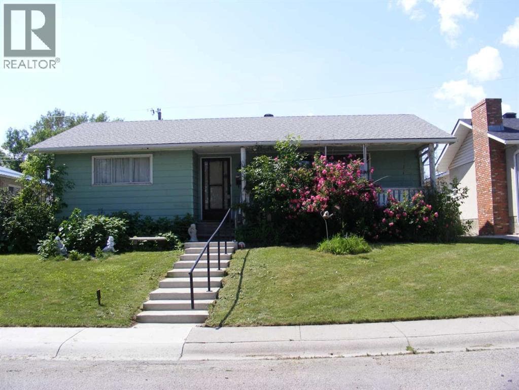 911 Penmeadows Road SE — photo 2