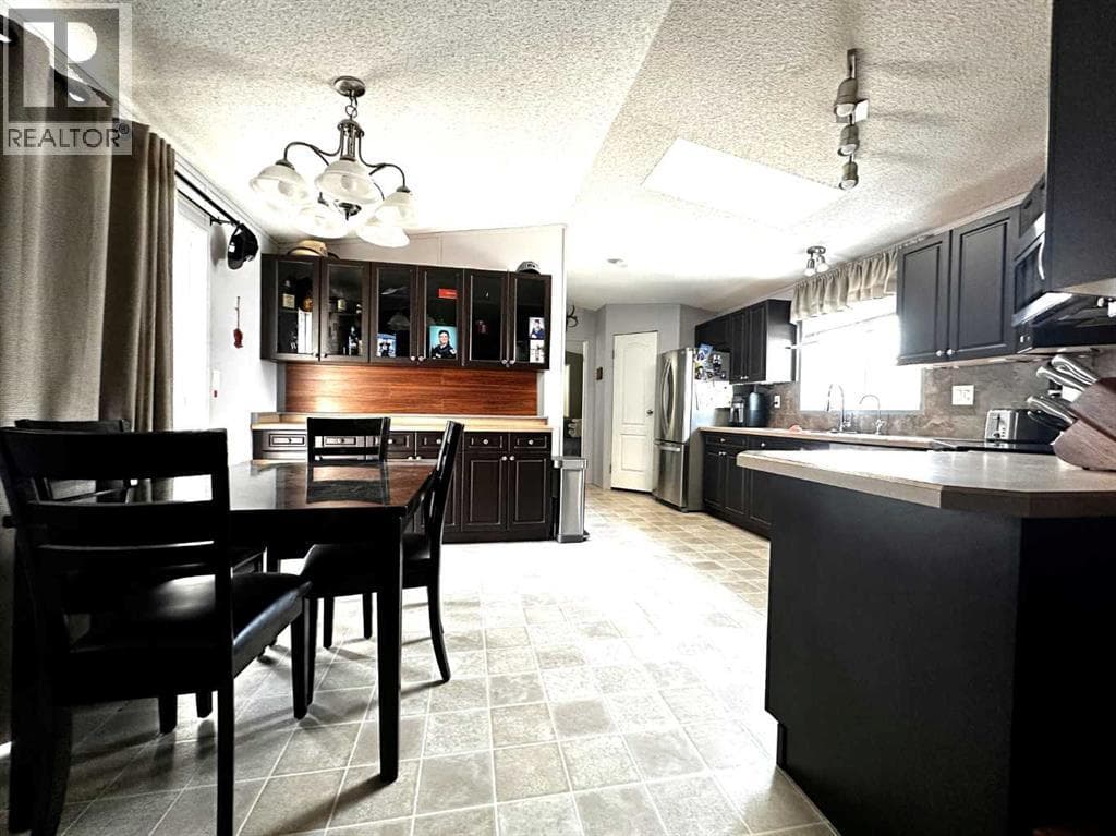 625 Carley Close — photo 5