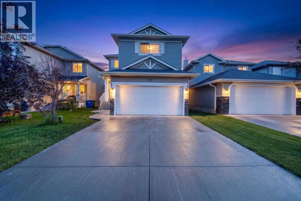 744 Luxstone Landing SW