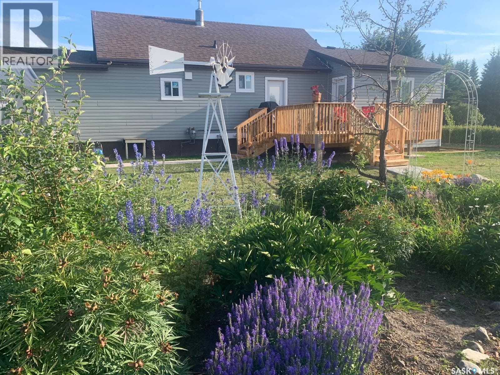 302 Rustad AVENUE