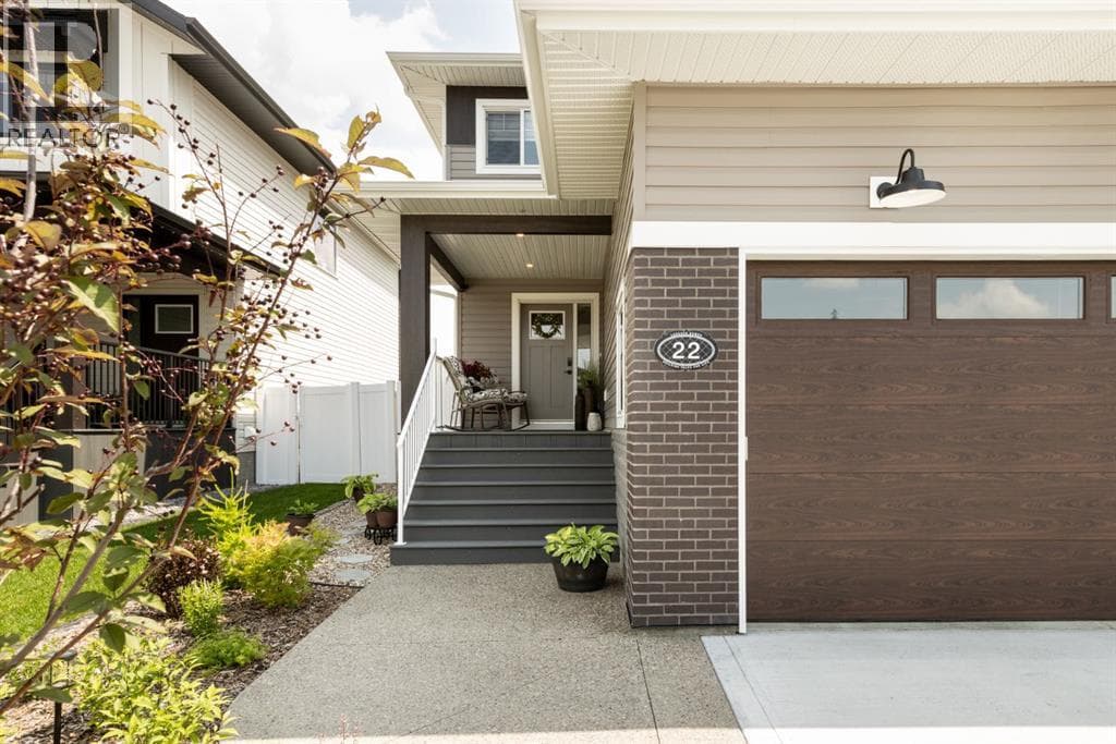 22 Napoleon Meadow Way — photo 3
