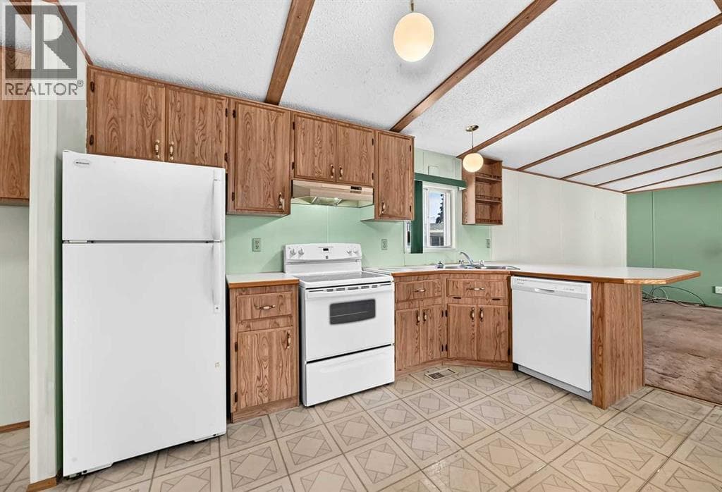 3218 Burroughs Manor NE — photo 3