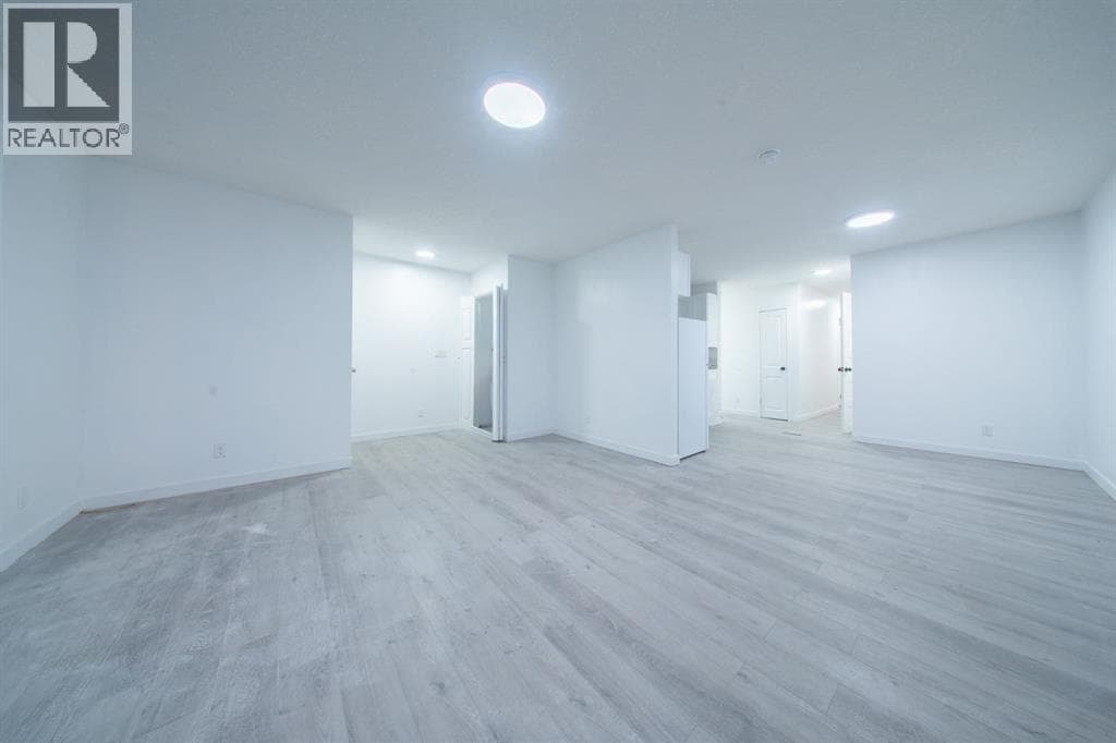5402 54 Street — photo 5