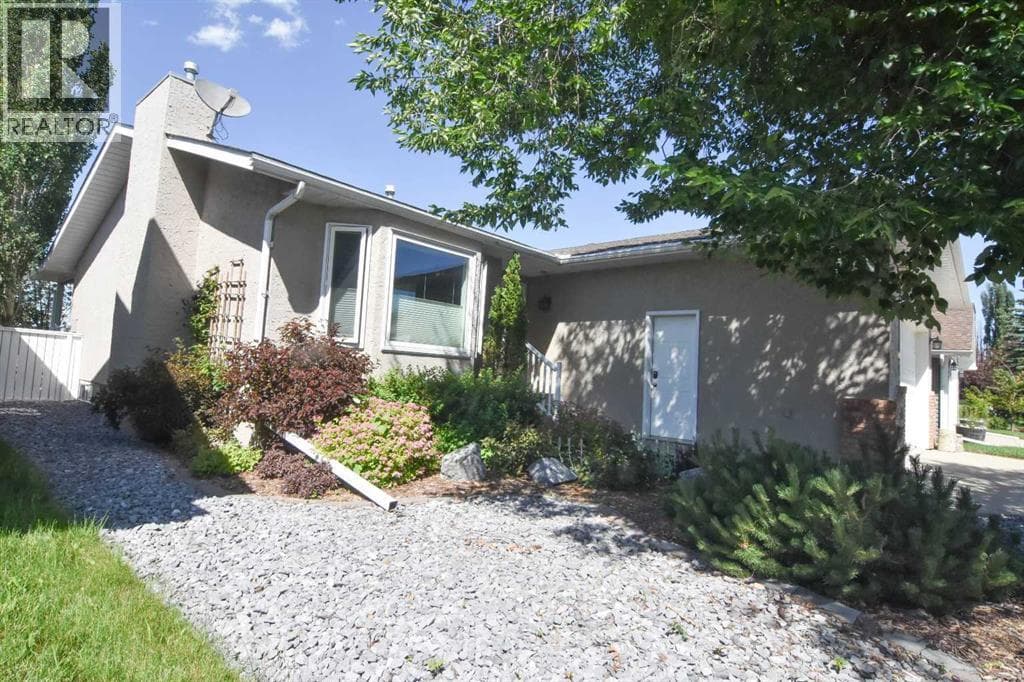 254 Maple Grove Crescent — photo 3