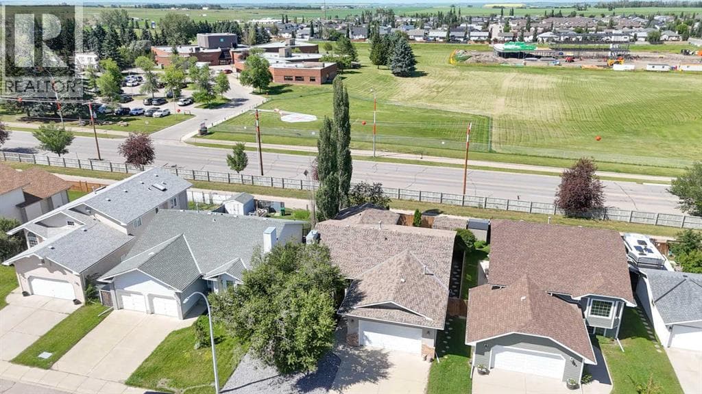 254 Maple Grove Crescent — photo 4