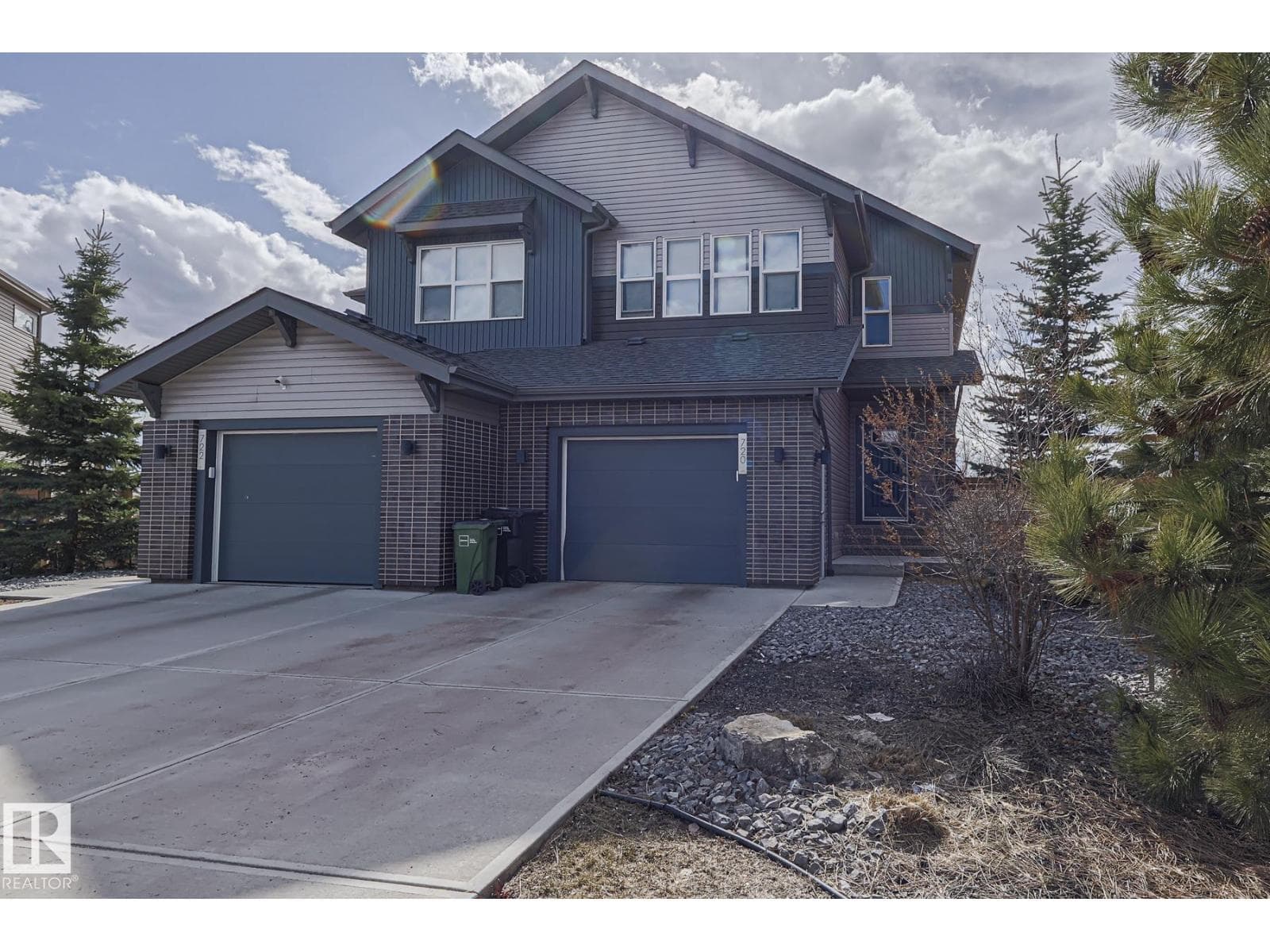 720 CHARLESWORTH WY SW