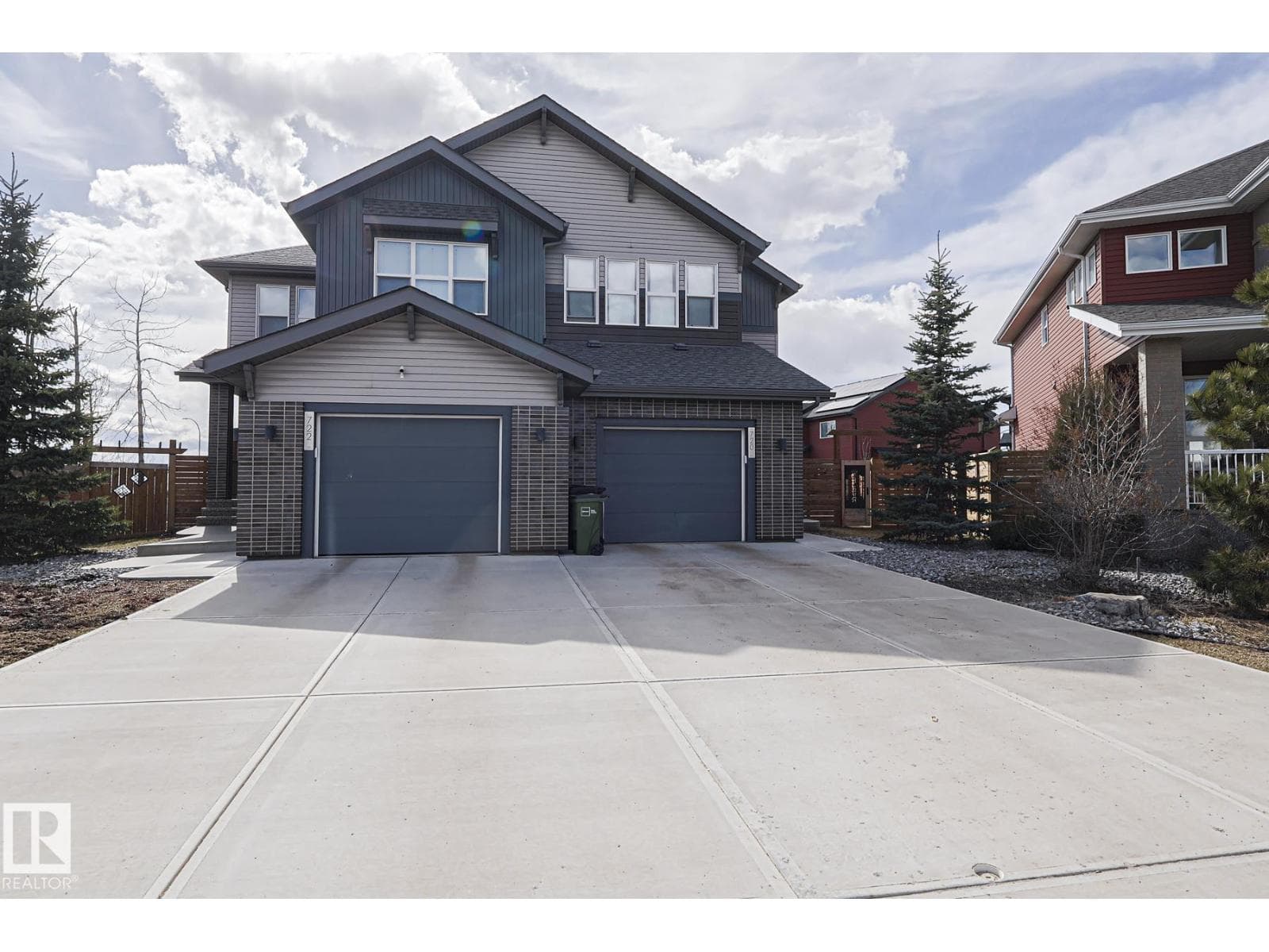 720 CHARLESWORTH WY SW — photo 2