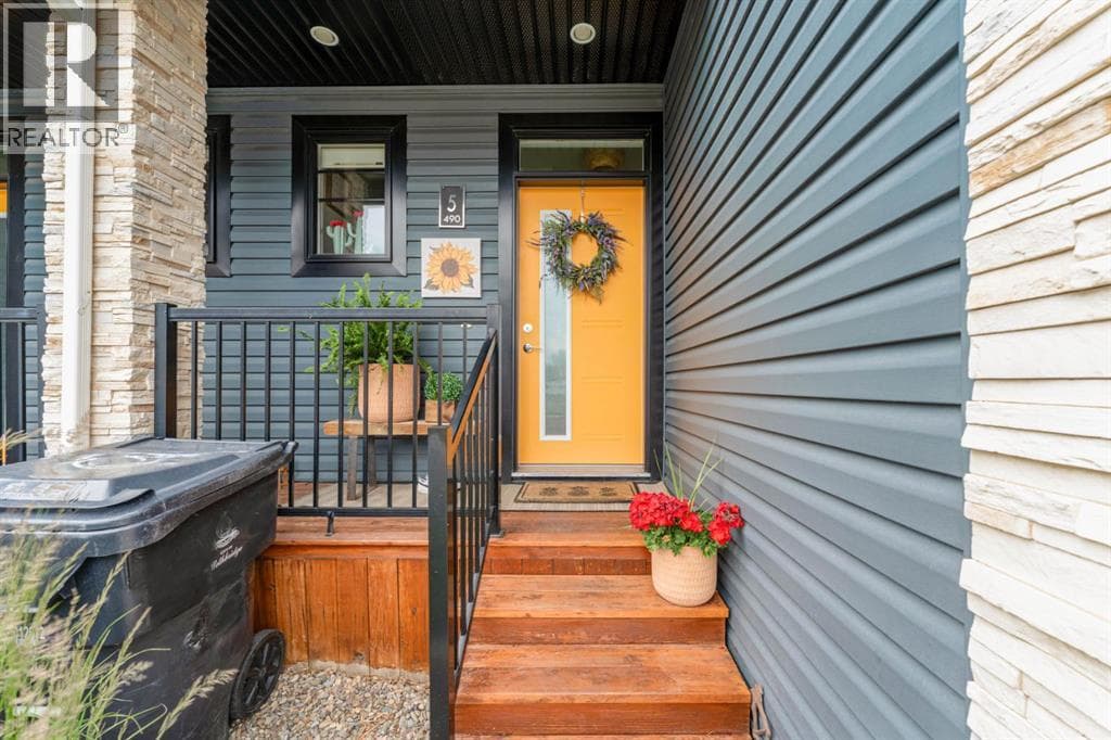 5, 490 Highlands Boulevard W — photo 2