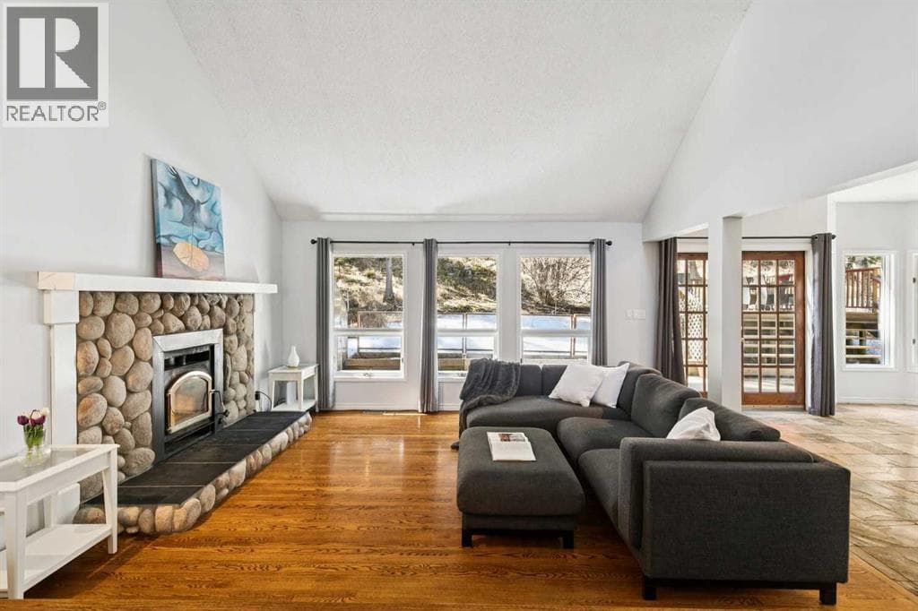 241 Mountain Lion Drive — photo 3