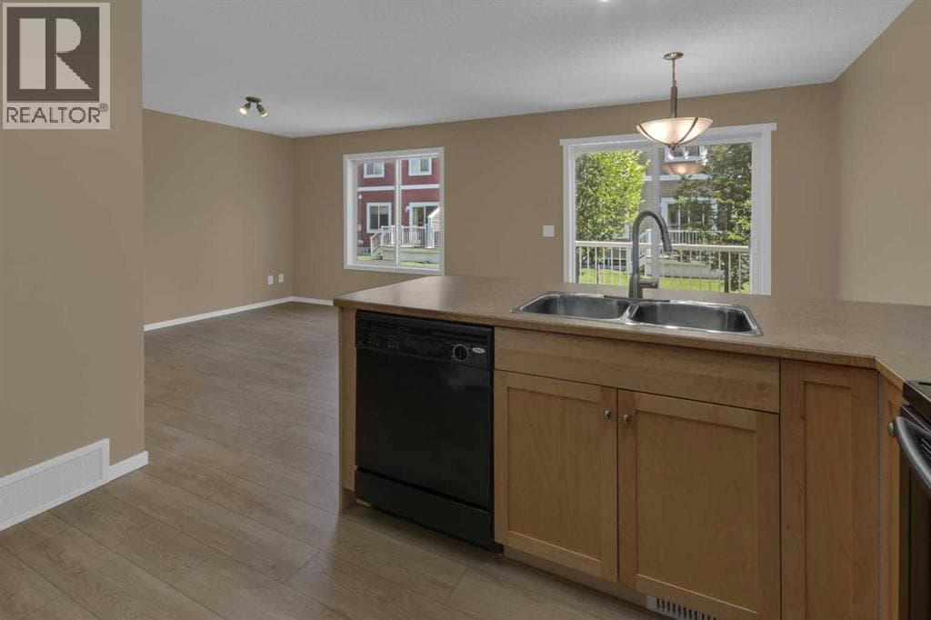 702, 800 Yankee Valley Boulevard SE — photo 5