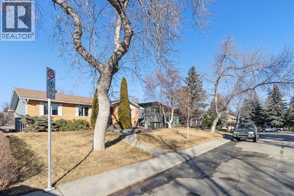 34 Rosery Drive NW — photo 2