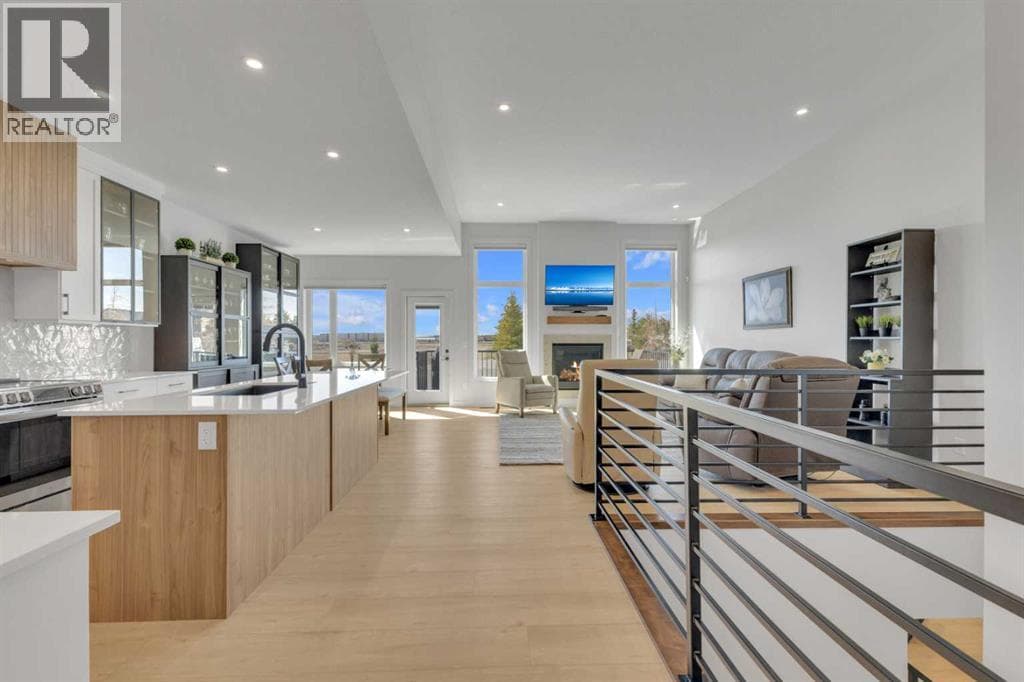 12 Emmett Crescent — photo 5