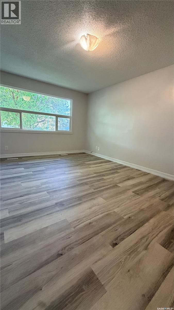 649 Douglas CRESCENT — photo 5