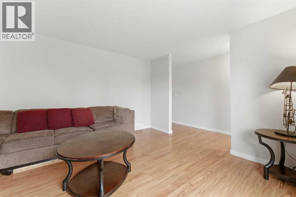 616 1 Street NE — photo 4