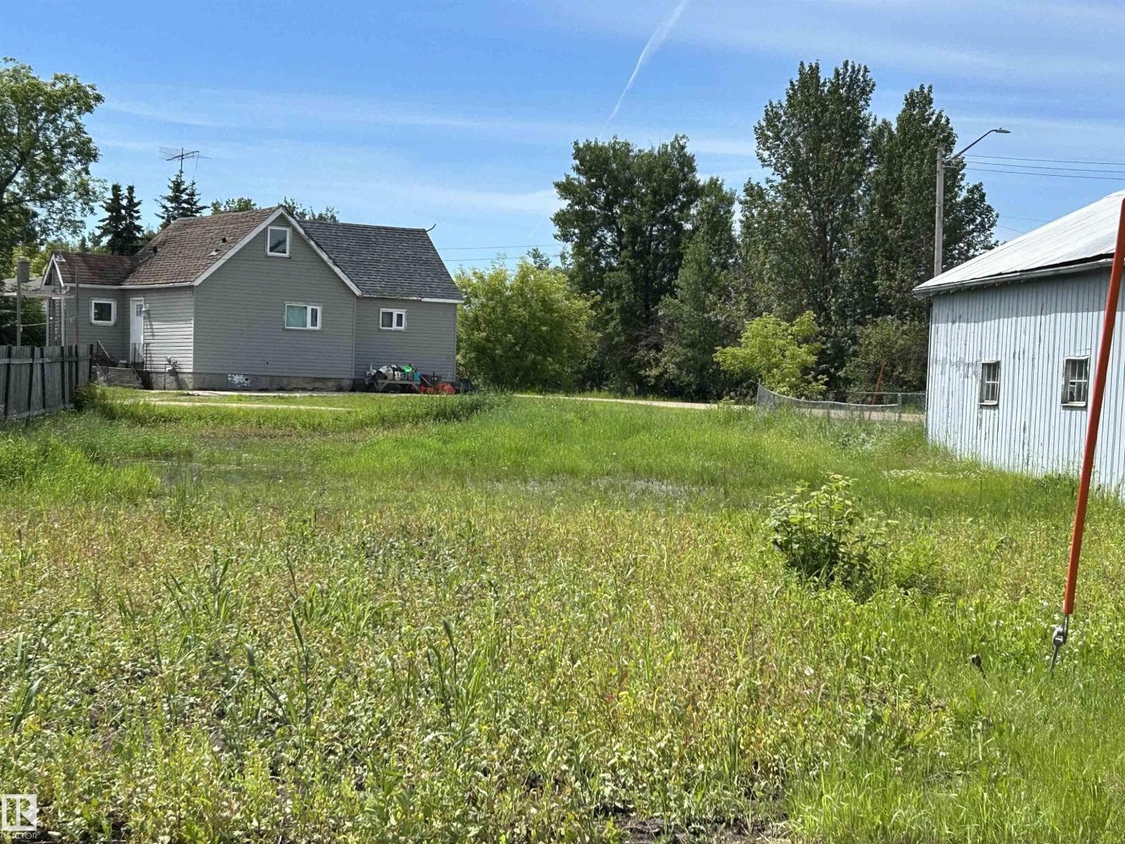 5005 51 AV — photo 2