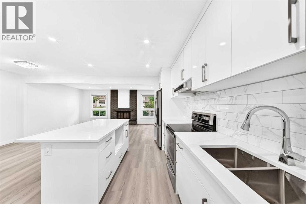 3319 Radcliffe Drive SE — photo 2