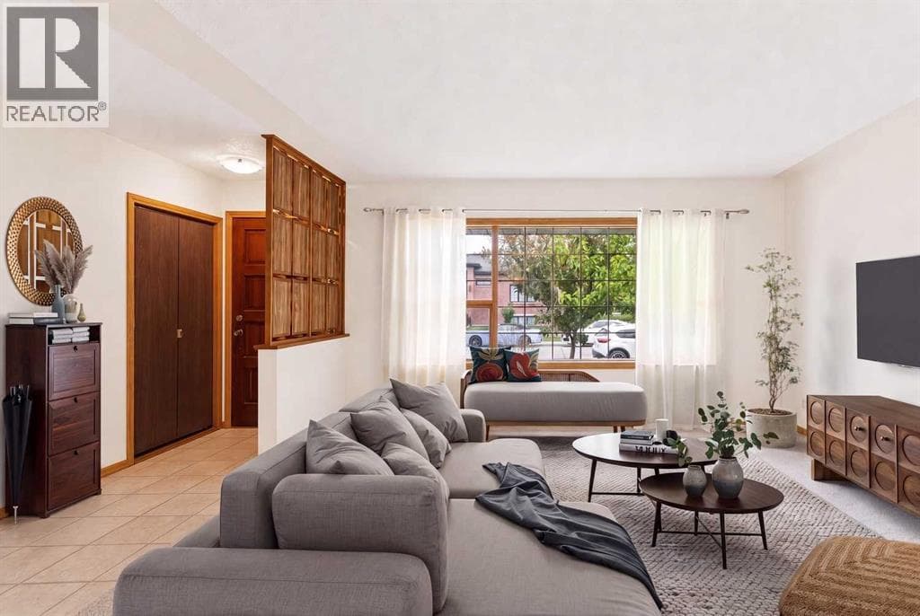 47 Montrose Crescent NE — photo 3